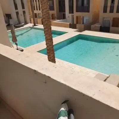 Serene Pool View 8Mins to Marina