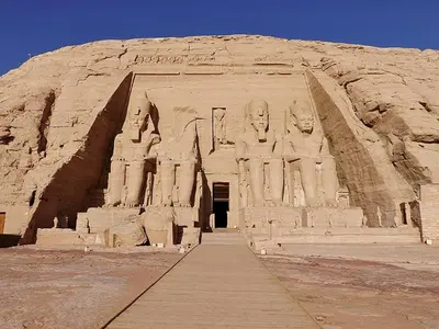 a view of the entrance to the abu temple at abu simbel and luxor trip in Jazīrat Suhayl