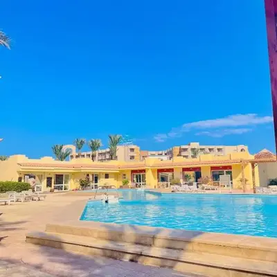 El Hambra compound