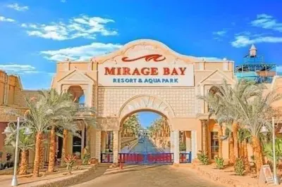 a entrance to a miracle bay resort and aquarium at ميراج باي ريزورت منتجع لافستا in Hurghada