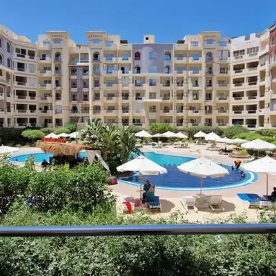 Hurgada Florenza kamsen with pool view in Arabia area