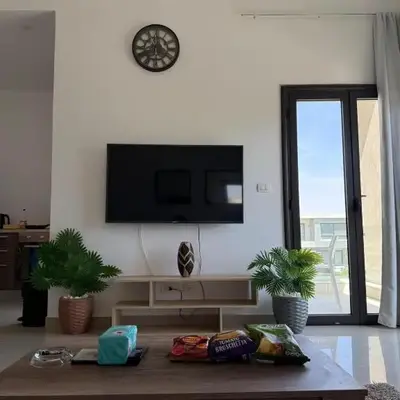 Cozy 2BR with pool access