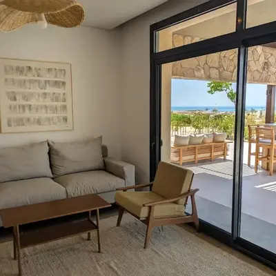Spacious 3BR Apartment Glorious Panoramic Seaviews