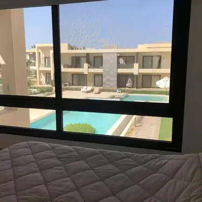 G cribs 2 BR sharing Pool