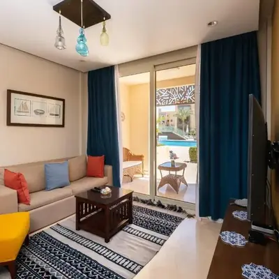 Jazzy 1BDR w Outdoor Pool View Terrace Free Pool & Beach Access
