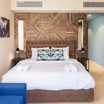 Elegant & Edgy 2 BR w Beach & Pool Mangroovy