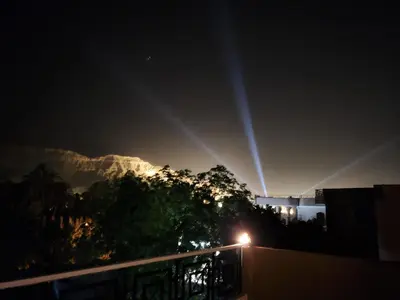 a view of the table mountain at night at Laila Flat in Al Aqālitah